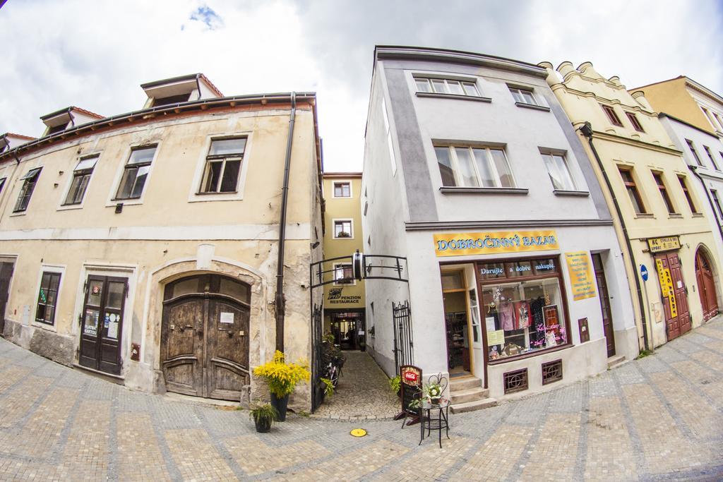 Penzion Cernej Ptak Hotel Jindřichův Hradec Buitenkant foto