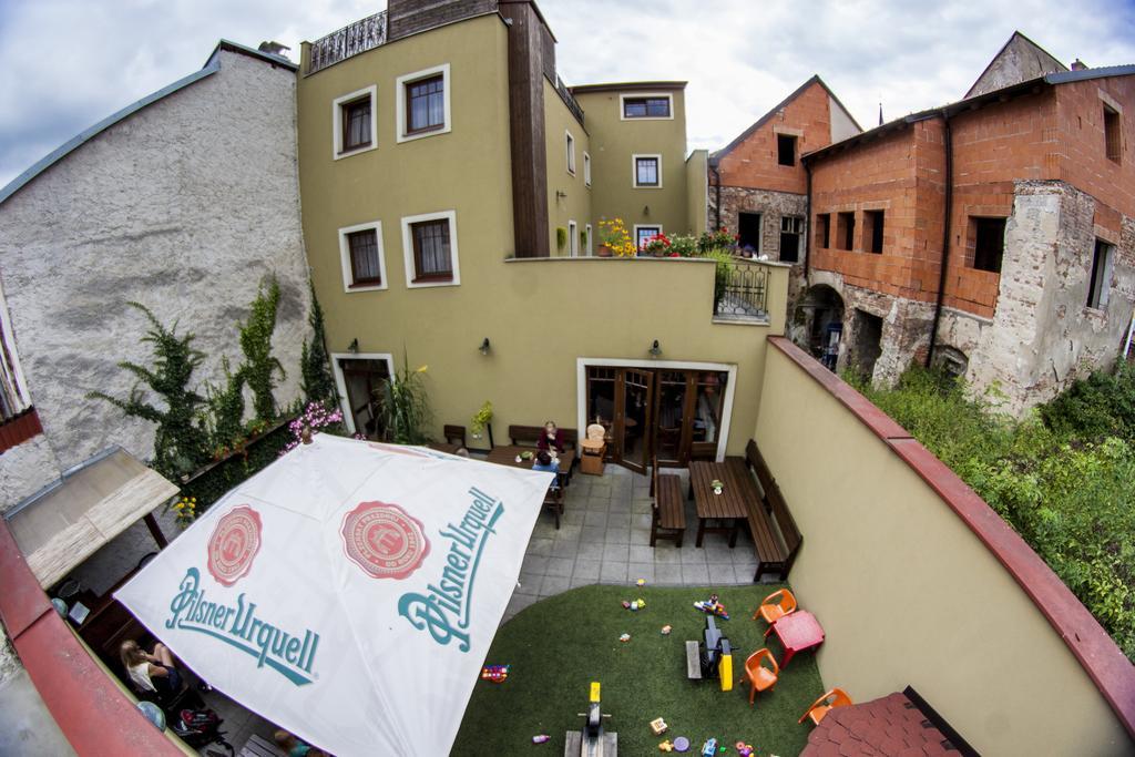 Penzion Cernej Ptak Hotel Jindřichův Hradec Buitenkant foto