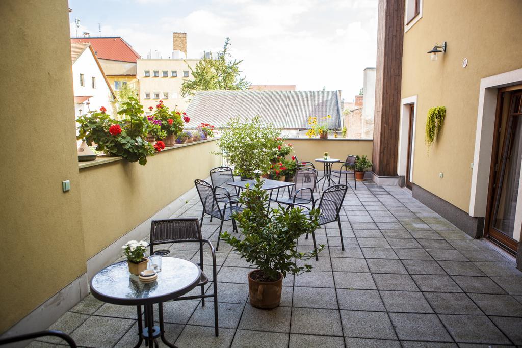 Penzion Cernej Ptak Hotel Jindřichův Hradec Buitenkant foto