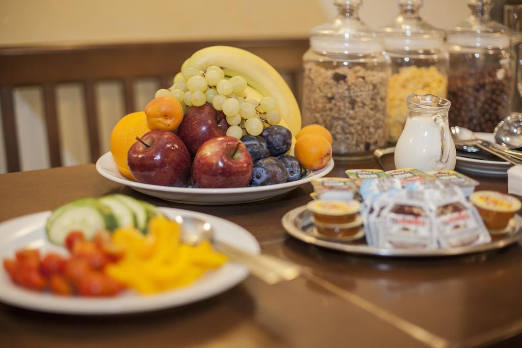 Penzion Cernej Ptak Hotel Jindřichův Hradec Buitenkant foto