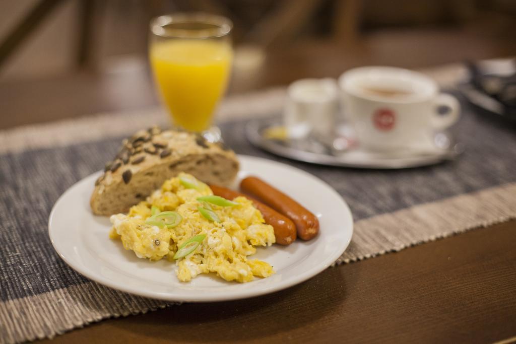 Penzion Cernej Ptak Hotel Jindřichův Hradec Buitenkant foto